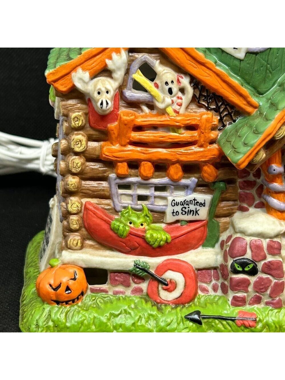 New in box Creepy Hollow "Camping Store" lighted figurine - Picture 5 of 10